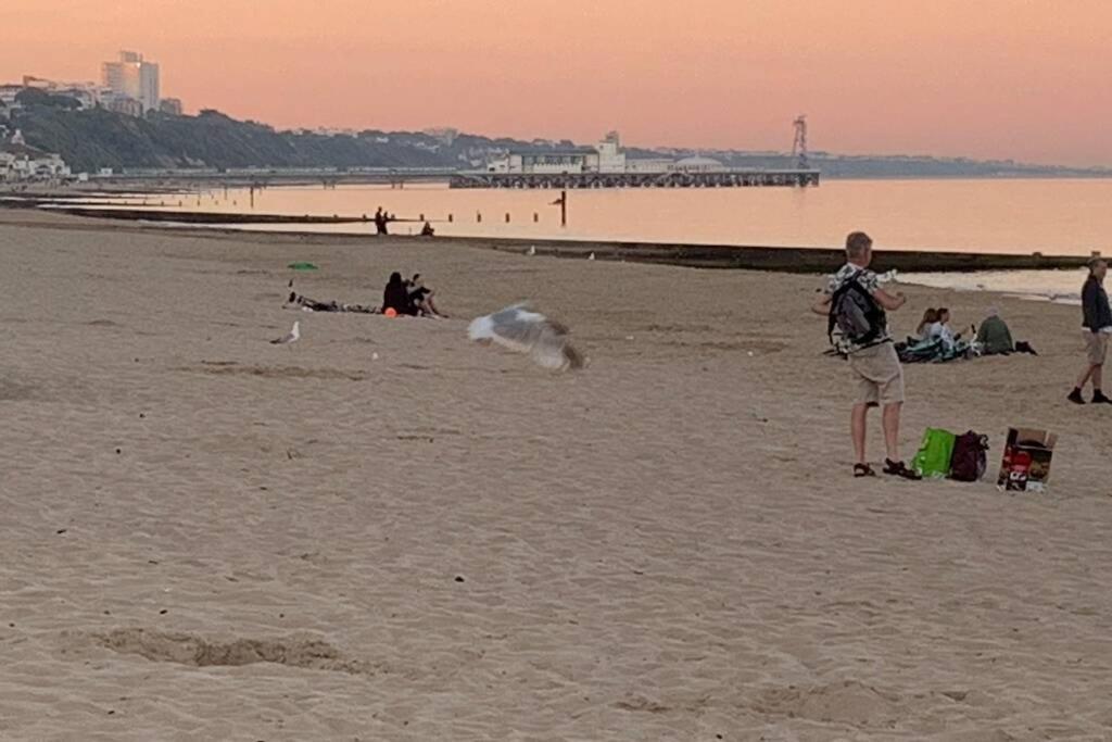 Bournemouth Nr Town Beach Train Coach Shops Lovely Entire Apartment Allows Quiet Good Dogs Esterno foto